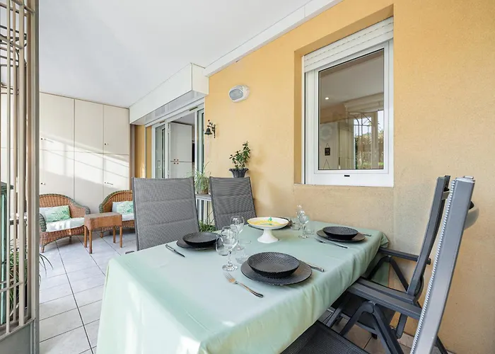 St Laurent - Au Calme Avec Terrasse Apartamento Menton